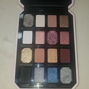 Too faced pretty rich palette